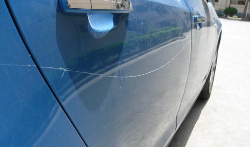 汽車劃傷了怎麽辦