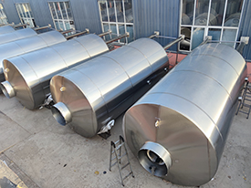 大中小（xiǎo）型年產1萬噸精釀啤（pí）酒廠設備生產廠家